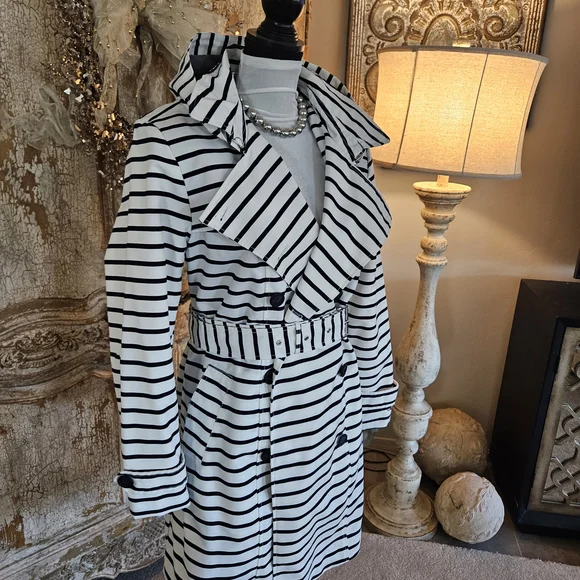 Tommy Hilfiger Navy Blue and White Striped Trench Coat - Picture 5 of 16